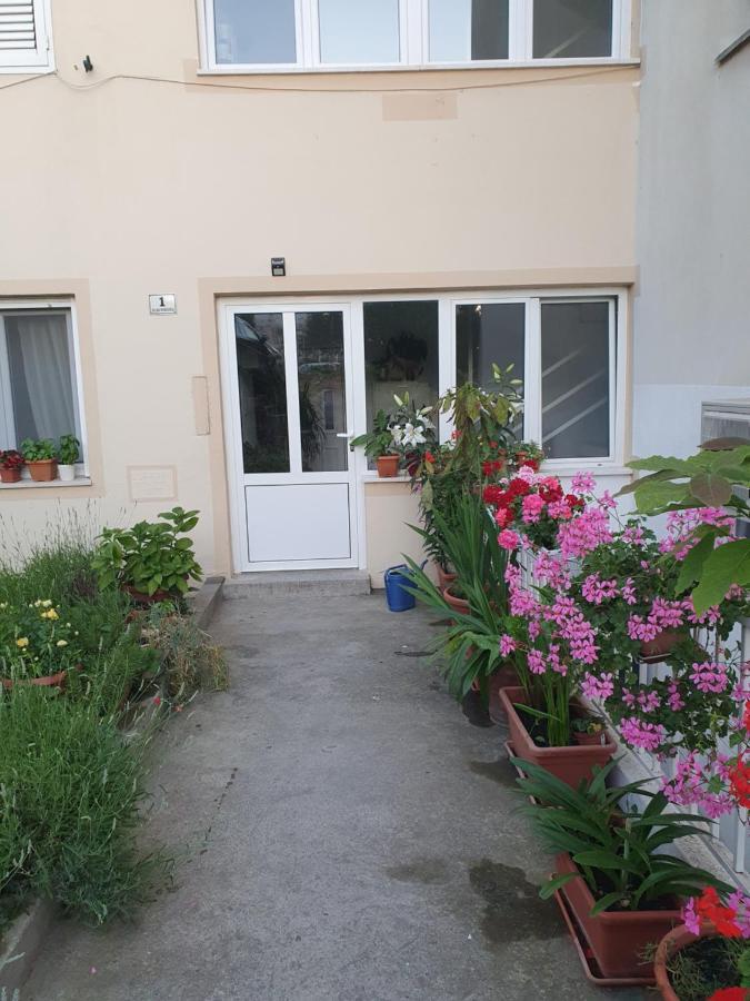 Apartman Nina Хвар Екстериор снимка